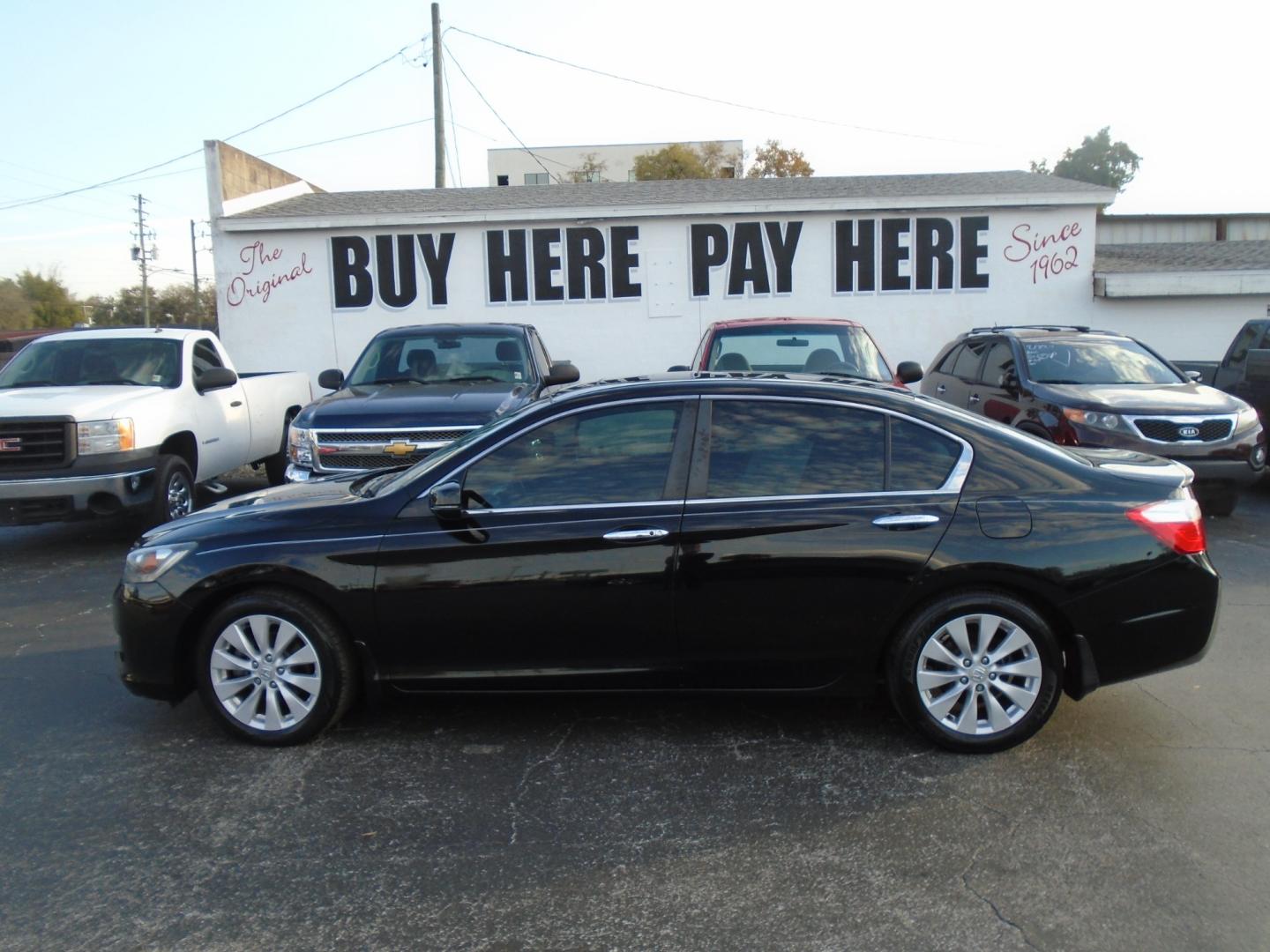 2013 Honda Accord EX Sedan CVT (1HGCR2F76DA) with an 2.4L L4 DOHC 16V engine, Continuously Variable Transmission transmission, located at 6112 N Florida Avenue, Tampa, FL, 33604, (888) 521-5131, 27.954929, -82.459534 - Photo#0